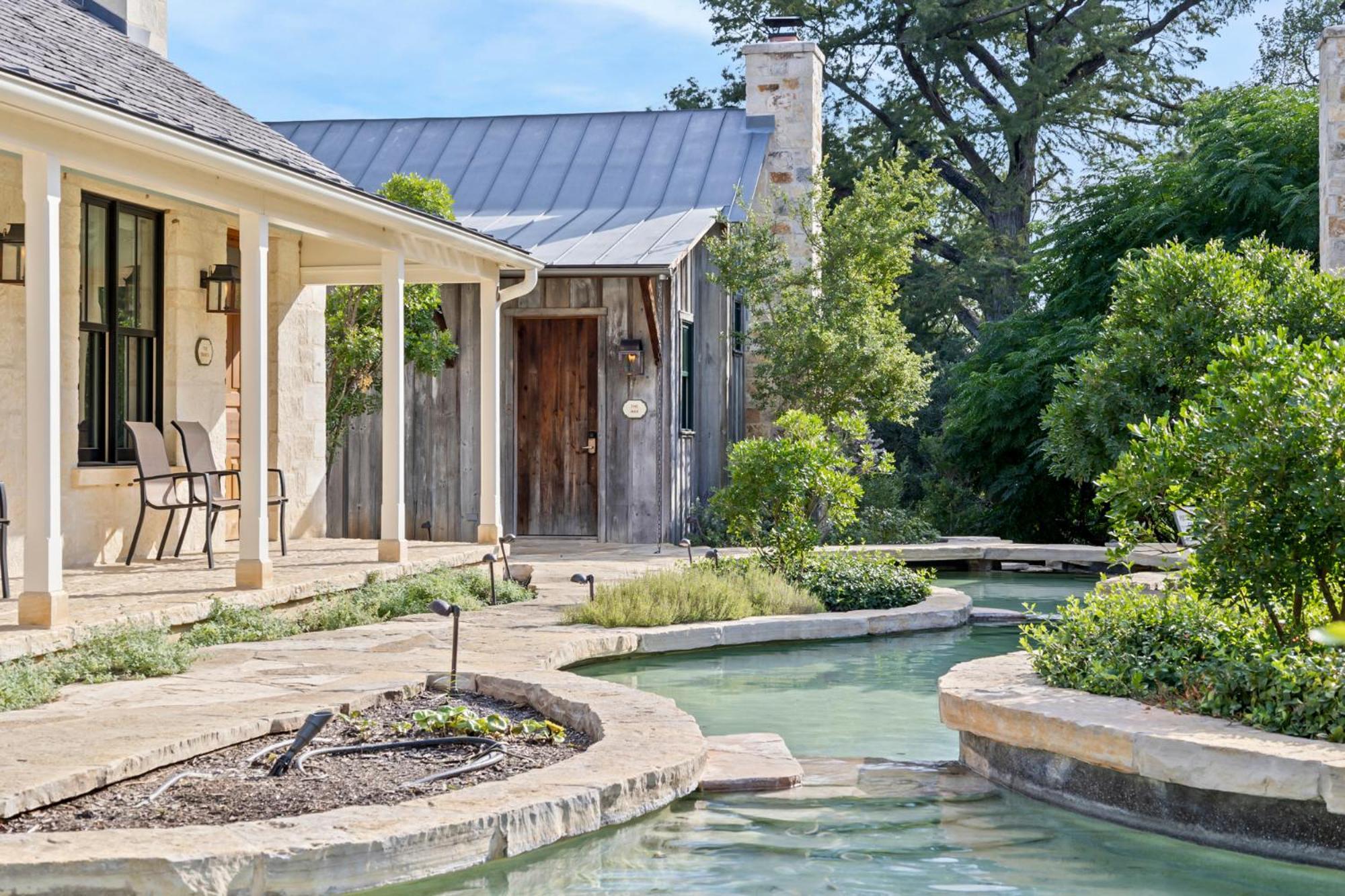 Blacksmith Quarters Fredericksburg Exterior photo