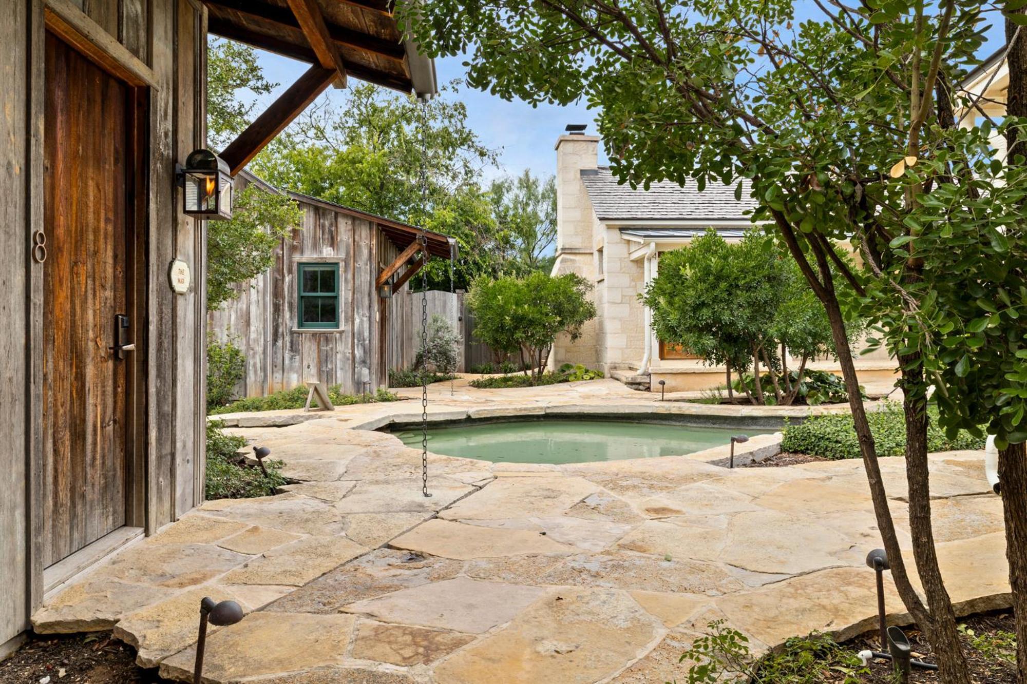 Blacksmith Quarters Fredericksburg Exterior photo