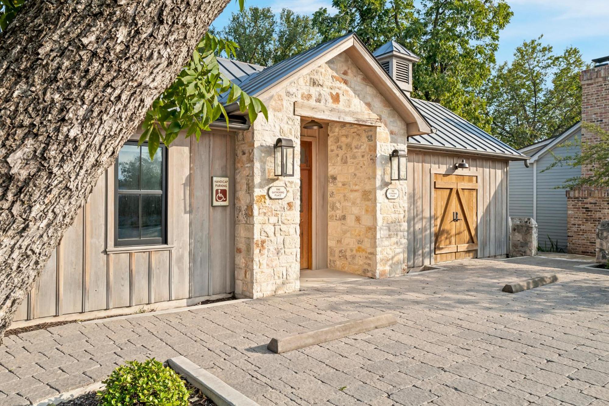 Blacksmith Quarters Fredericksburg Exterior photo